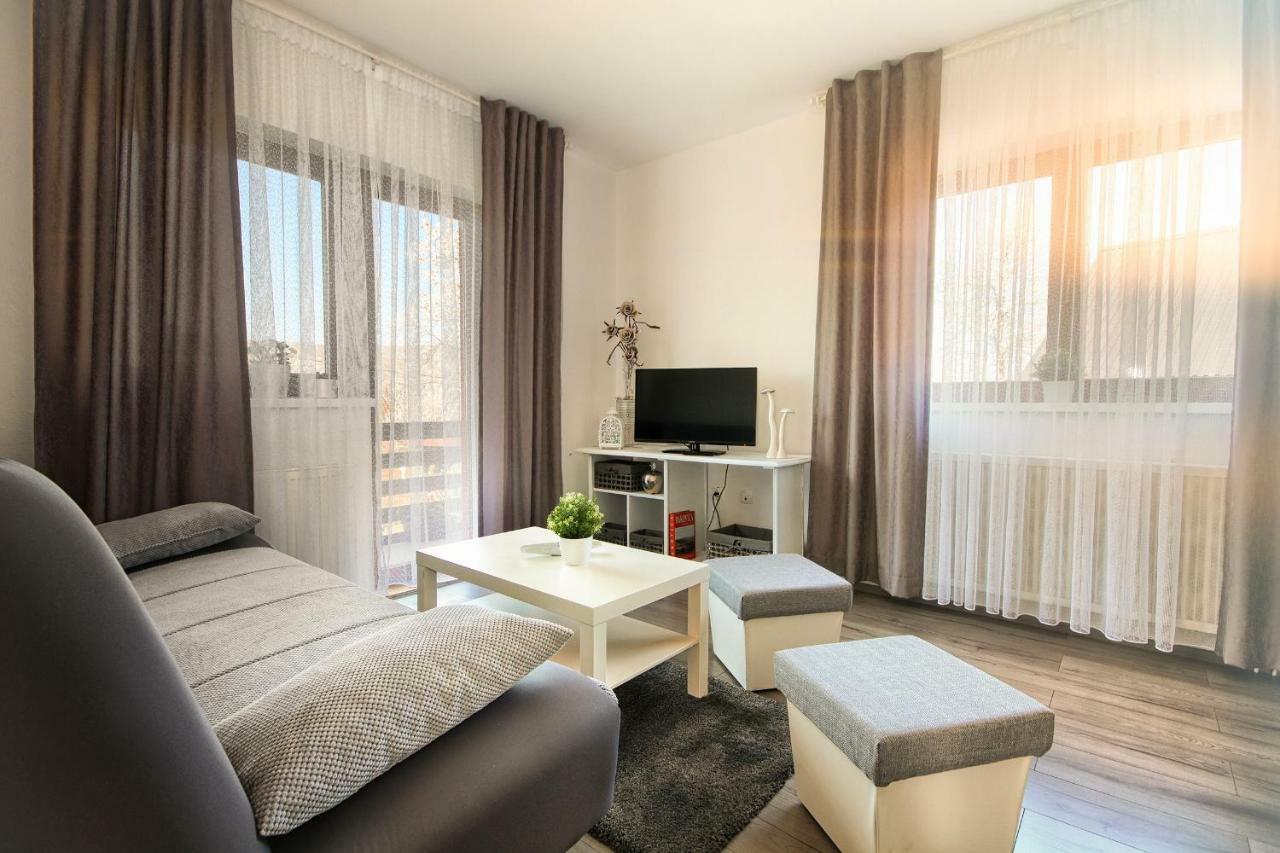 Filip Apartment Rakovica Buitenkant foto
