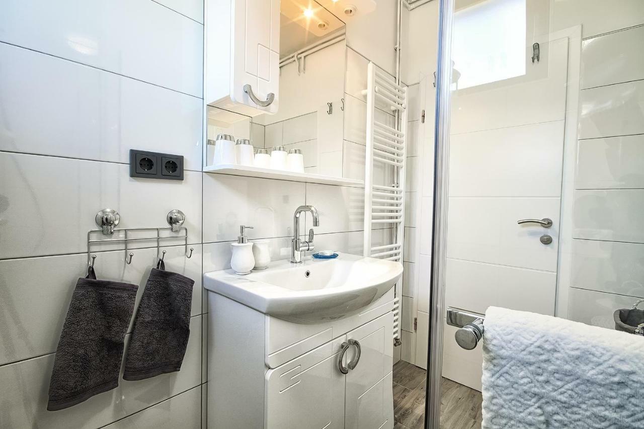 Filip Apartment Rakovica Buitenkant foto